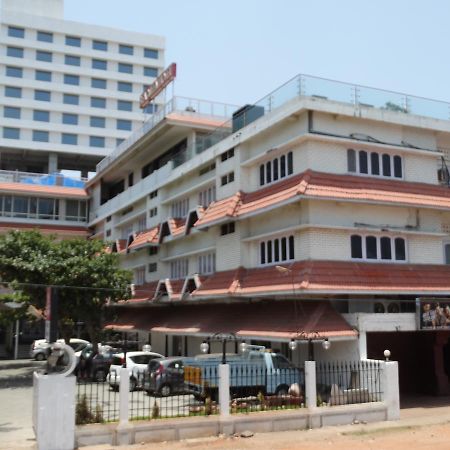 Sea Queen Hotel Kozsíkóde Kültér fotó