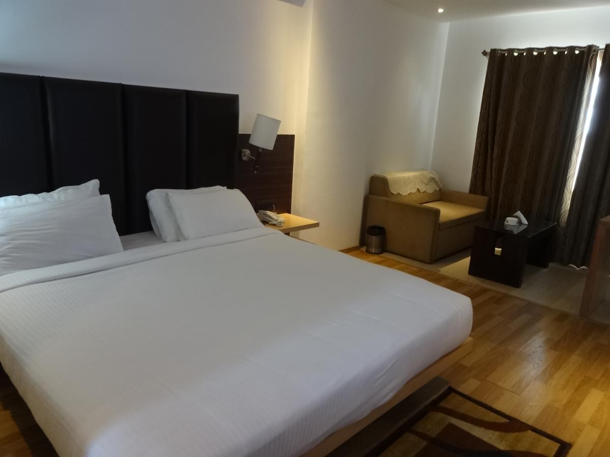 Sea Queen Hotel Kozsíkóde Kültér fotó